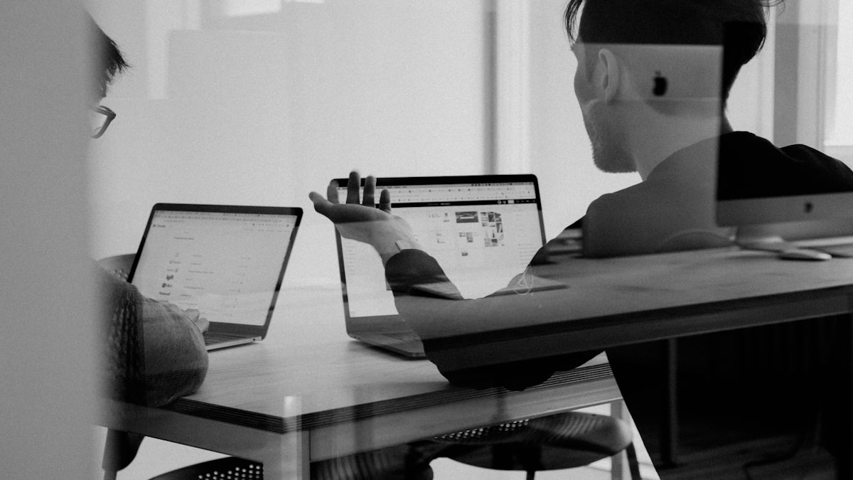 Responsable RH submergée par des tâches administratives répétitives